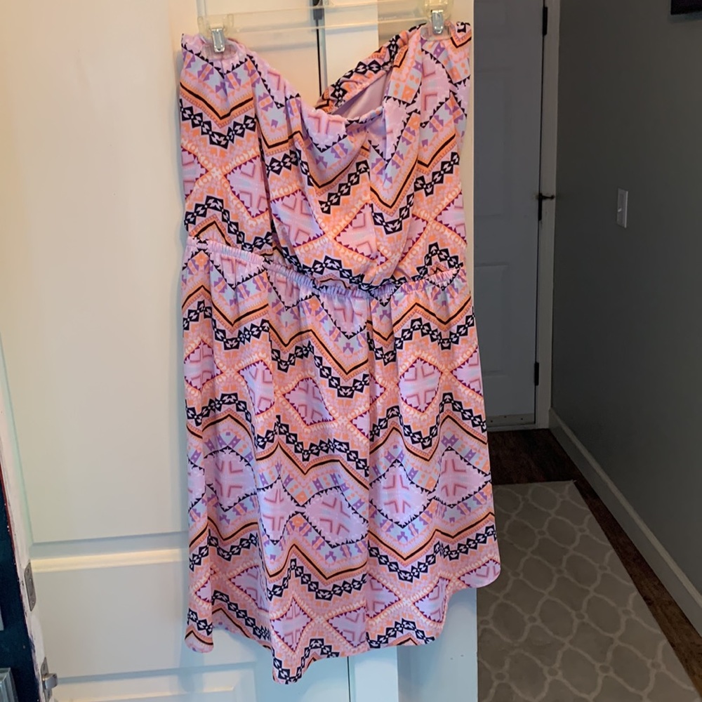 Express Aztec strapless dress - Picture 2 of 3